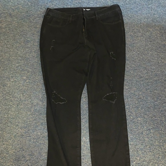 NWOT!! Plus size Old Navy black distressed jeans - Picture 1 of 5